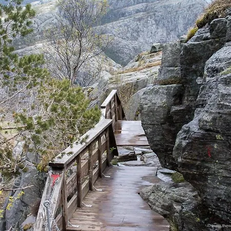 14 B * 스타방에르